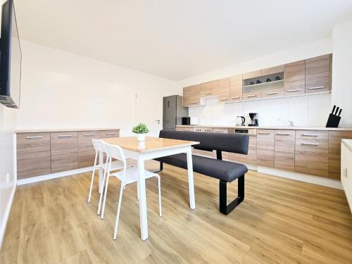 Krefeld Apartment | Tolstov Apartments - 2 Room Apartment - 25 Min to Messe DUS