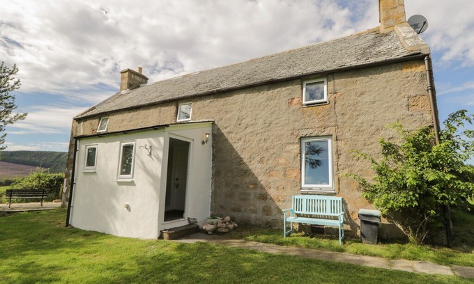 Ballindalloch Cottage | Tomachlaggan Cottage, TOMINTOUL