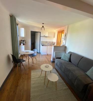 Tartas Apartment | Tomeline