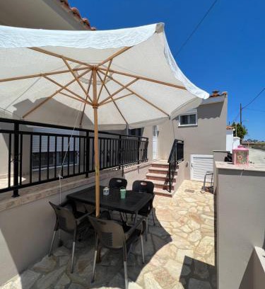Lemnos House | Tonia’s & Chris House