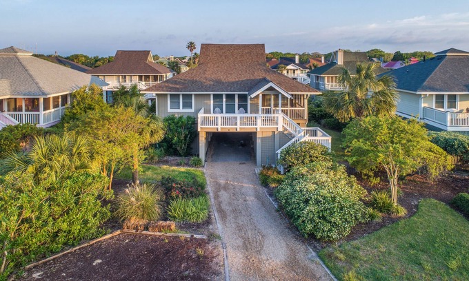 Isle of Palms House | "Too Sandy" ~ Ocean View Cottage ~ Community Pool ~ Pet Friendly!