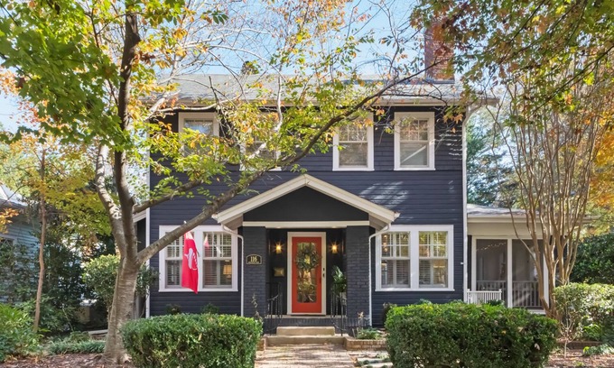 Southwest Raleigh House | Top 1% rated! High-end neighborhood, king bed, fire pit