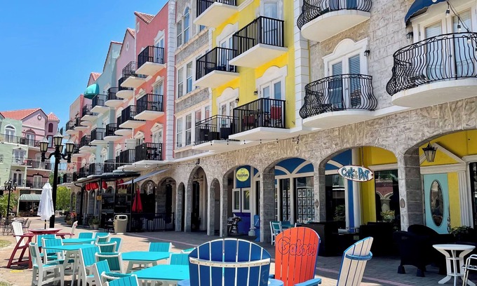 Palm Coast Condo | Top Corner Unit-Sleeps 4-European Village-Shops, Food & Bars-5 Minutes to Beach!
