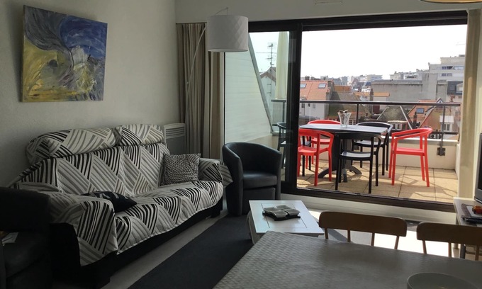 Le Touquet-Paris-Plage Apartment | Top floor apartment with south facing terrace close to the center