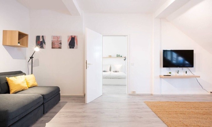 Kreuzviertel Apartment | Top floor apartment next to Marienplatz