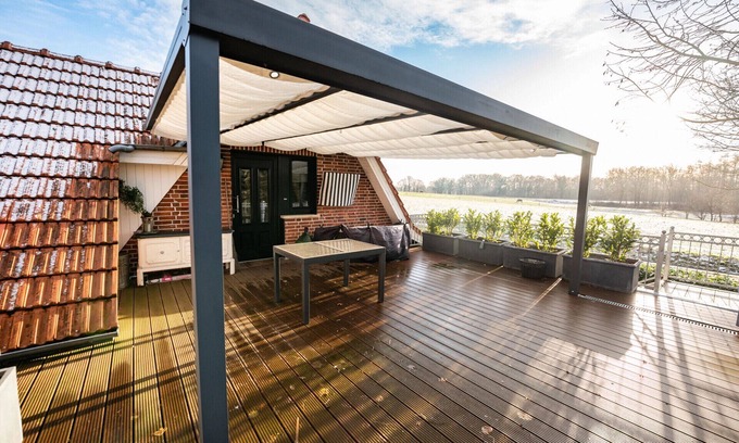Nordhorn Apartment | Top floor apartment with large terrace