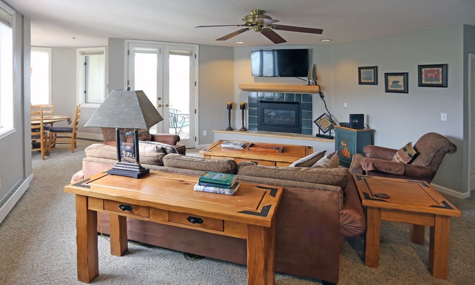 Steamboat Springs Condo | Top Floor Condo with Mountain Views, Walk to Gondola, Balcony, Pool and Hot Tub!