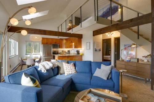 Wildernest House | Top Floor Corner with Views 6 Ski Resorts Nearby