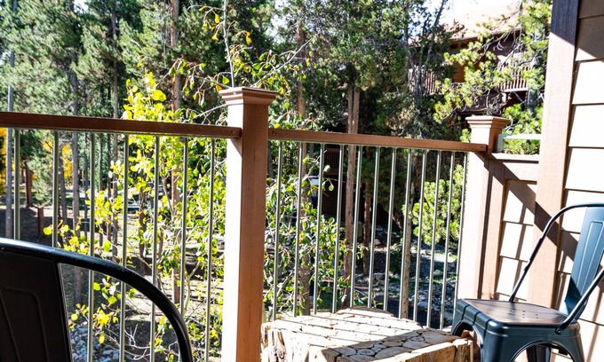 Four O'Clock Condo | Top Floor End Unit! 2-Level Condo 2 BR; 2.5 BA; Sleeps 6; Close to Everything!