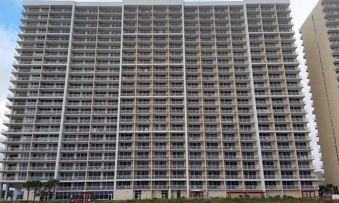 Long Beach Condo | TOP FLOOR, GREAT VIEW, FRIENDLY PRICES!