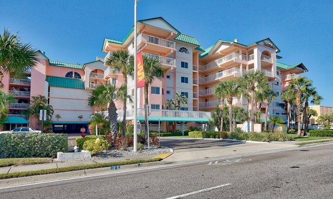 Indian Shores Condo | Top Floor Gulf Front Condo with a Fantastic Beach Front Swimming pool