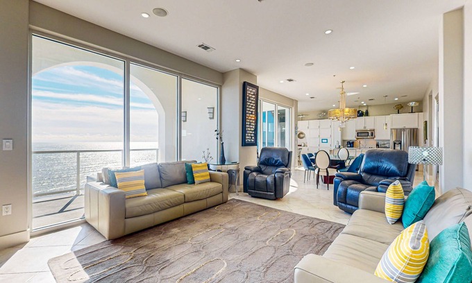 Galveston Condo | Top-floor Gulf & ocean-view condo with two pools, lazy river, hot tubs, & gym