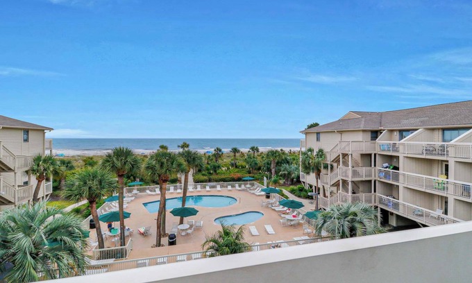 North Forest Beach Villa | Top Floor Oceanfront Bliss Breakers Villa at Coligny Beach