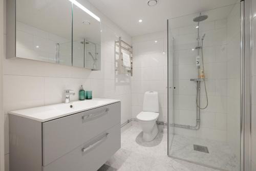 Katarina-Sofia Apartment | Top-floor SoFo flat with balcony