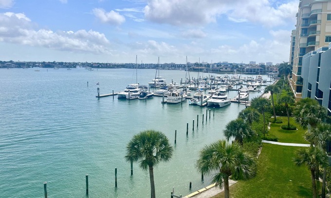 Marco Island Condo | TOP FLOOR STUNNING VIEWS! Waterfront Condo Riverside Club, Olde Marco! 2 Baths!
