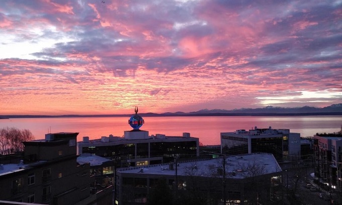 Lower Queen Anne Apartment | Top Floor Water View Oasis near Space Needle & Cruise