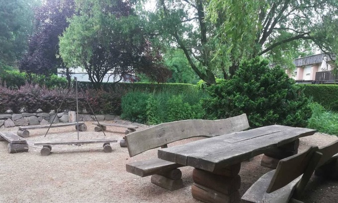 Plaue Apartment | * TOP * Large apartment with park-like facilities, sauna, barbecue area, swimming ponds, ...