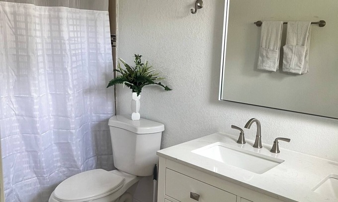Edgewood Apartment | Top location apartment 1-1 Las olas BEACH Fort Lauderdale Airport- Cruise Port