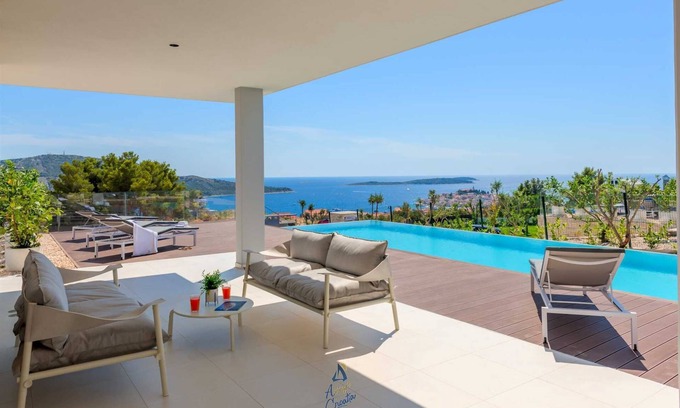 Primosten Villa | Top luxury design villa for 8 with pool near sea