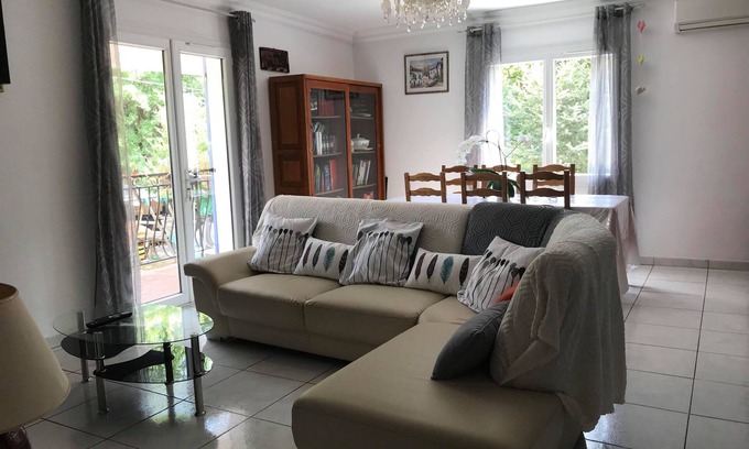 Nans-les-Pins Bed & Breakfast | Top of House- 3 bedroom.