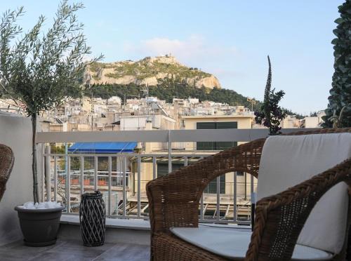 Exarhia Apartment | Top of the city Central studio with Acropolis View