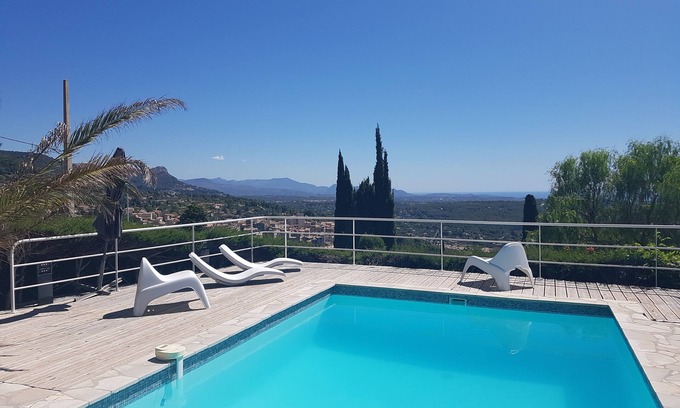 Tourrettes-sur-Loup Apartment | Top of the house, private pool and panoramic sea view