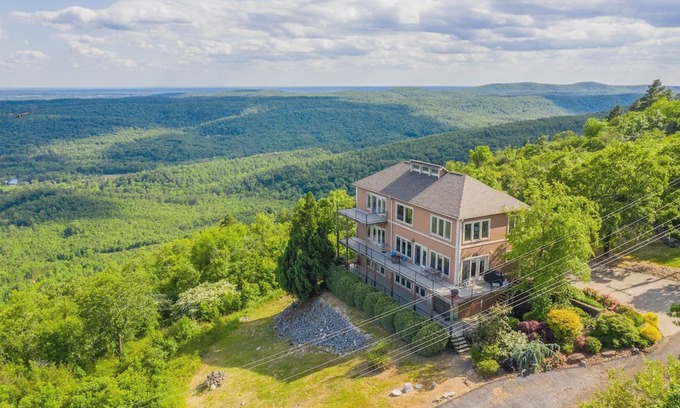 Mid America House | Top of the Mountain Escape!