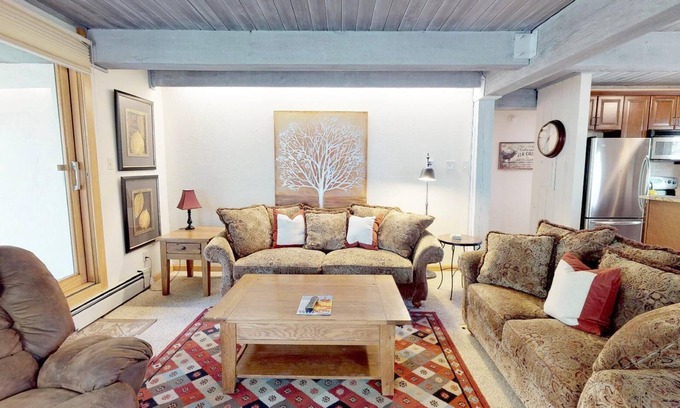Snowmass Village Condo | Top of the Village | LEAF 102