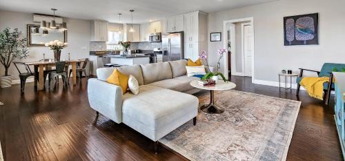 Washington Culver Apartment | Top Pick Walk to Restaurants, Shops & Near Beach CC C