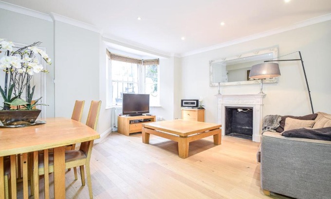 Redcliffe Apartment | Top Properties Chelsea