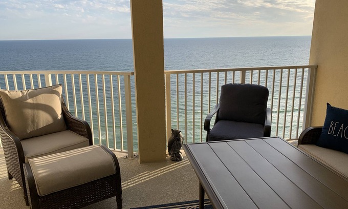Long Beach Condo | TOP RATED/HUGE Balcony Beachfront 3 bed/3 bath!