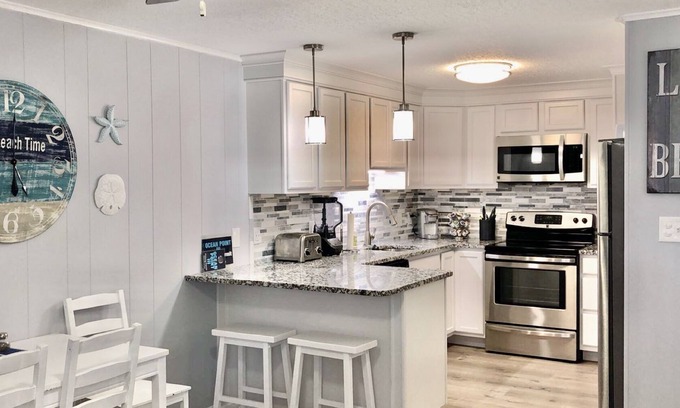 Midtown Ocean City Condo | Top Rated! Newly Remodeled Ocean Block Condo in Perfect Mid-Town Location