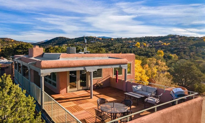 North Hills House | Topaz Mountain