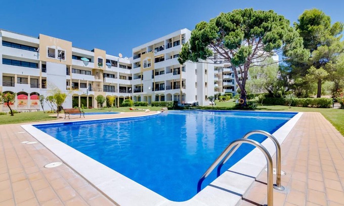 Vilamoura Apartment | Topazio - Pool & near the center by HD PROPERTIES