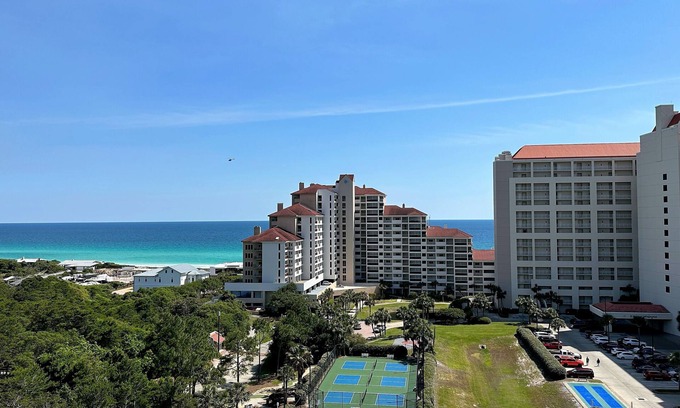 Four Mile Village Condo | Tops'l Summit 913 Great pool, hot tub, close to beach, private resort