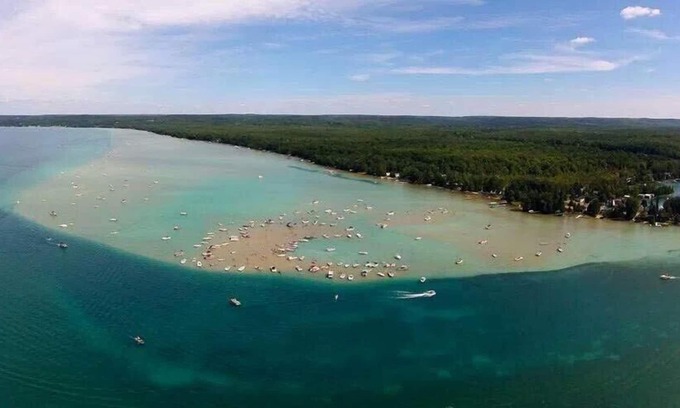 Rapid City House | Torch Lake Sandbar Manor -170' Lakefront/beach-Summer Weekly, 2-5 night by quote