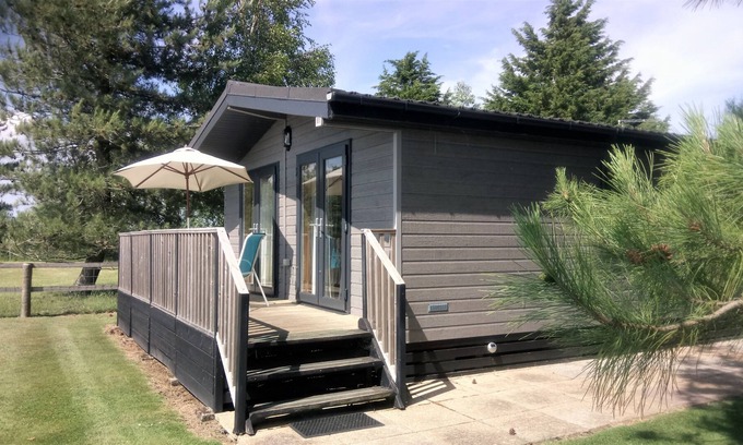Romney Marsh House | Tore Petty Lodge - Romantic luxury lodge with spa bath and private sauna - Rural Kent