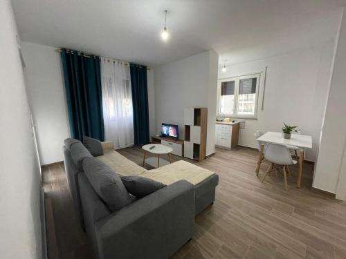 Shengjin Apartment | Tori Apartament