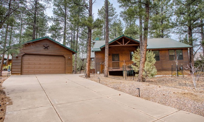Torreon Cabin | Torreon Cardinal Landing Cabin With Party Garage