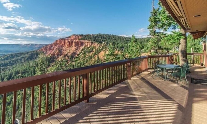 Duck Creek Village House | Torrey’s Getaway, 2 bed, 2 bath in the heart of Dixie National Forest.