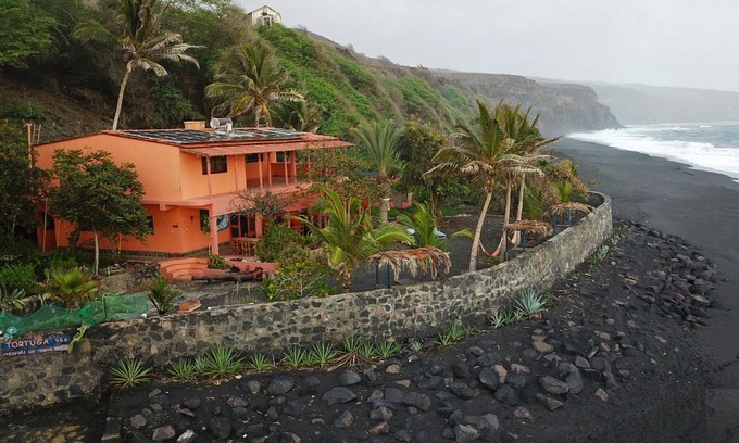 Sao Filipe House | Tortuga B&B