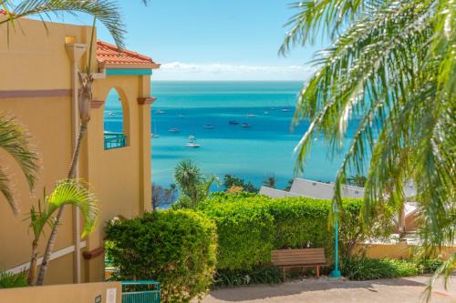 Airlie Beach Cabin | Toscana Village Resort