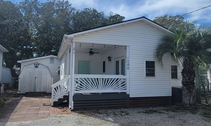 Surfside Beach House | Totally Renovated Family Friendly Beach Bungalow