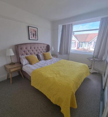 Bruce Grove House | Tottenham Large 4-Bed Terraced House Sleeps 10