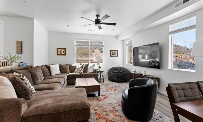 St. George Apartment | Touch of Class - 5BR - Hot Tub & Near Zion