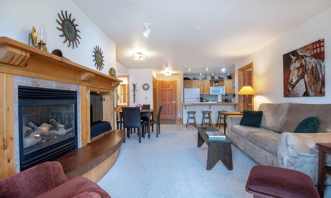 Driggs Condo | Tour National Parks! Hot Tubs & Gym! End Unit! Jackson Hole & Teton Valley, ID!