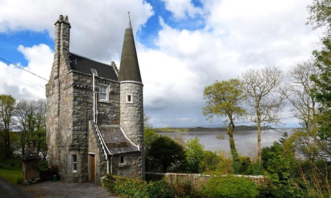 Sandyhills House | Tower Lodge