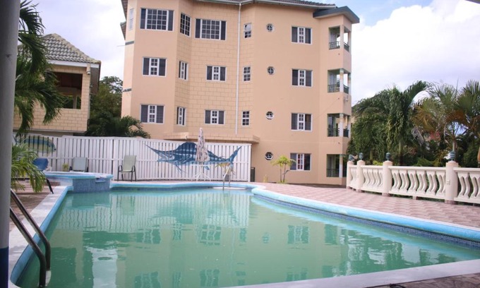Tower Isle Apartment | Tower Royal