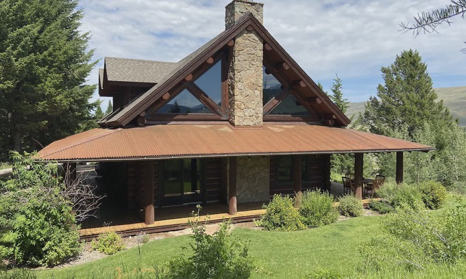 Cameron House | Towering Pines Lodge