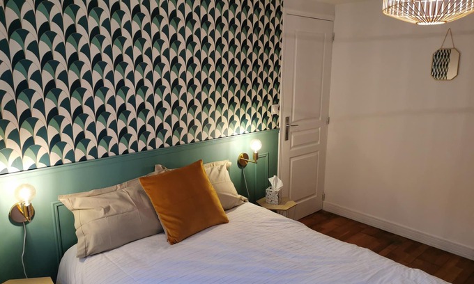 Saint-Vaast-la-Hougue House | Town house Saint Vaast la Hougue 200m from the sea